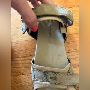 Clarks Springer women’s Sandals sz 10